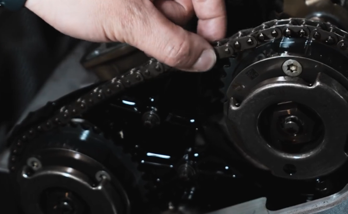 Apa rantai wektu saka mesin BMW N20 pancen butuh pengganti biasa,